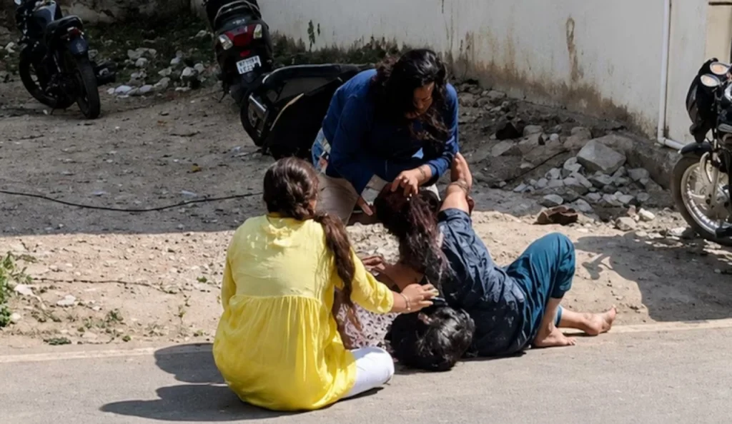 Husband With Girlfriend Caught