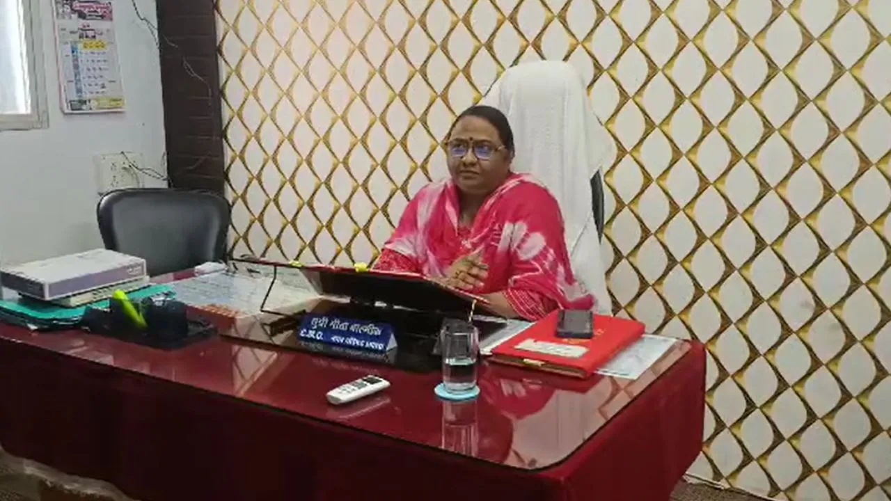 The CMO himself had to complain on the CM helpline number regarding the supply of contaminated water in Seoni.