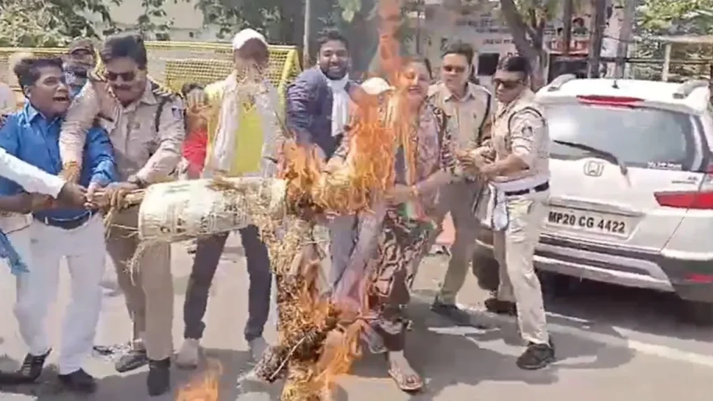 Only 15 party workers turned up for the Congress protest in Jabalpur.