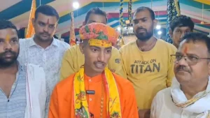 In Khandwa, a young man left Islam and adopted Sanatan Dharma.