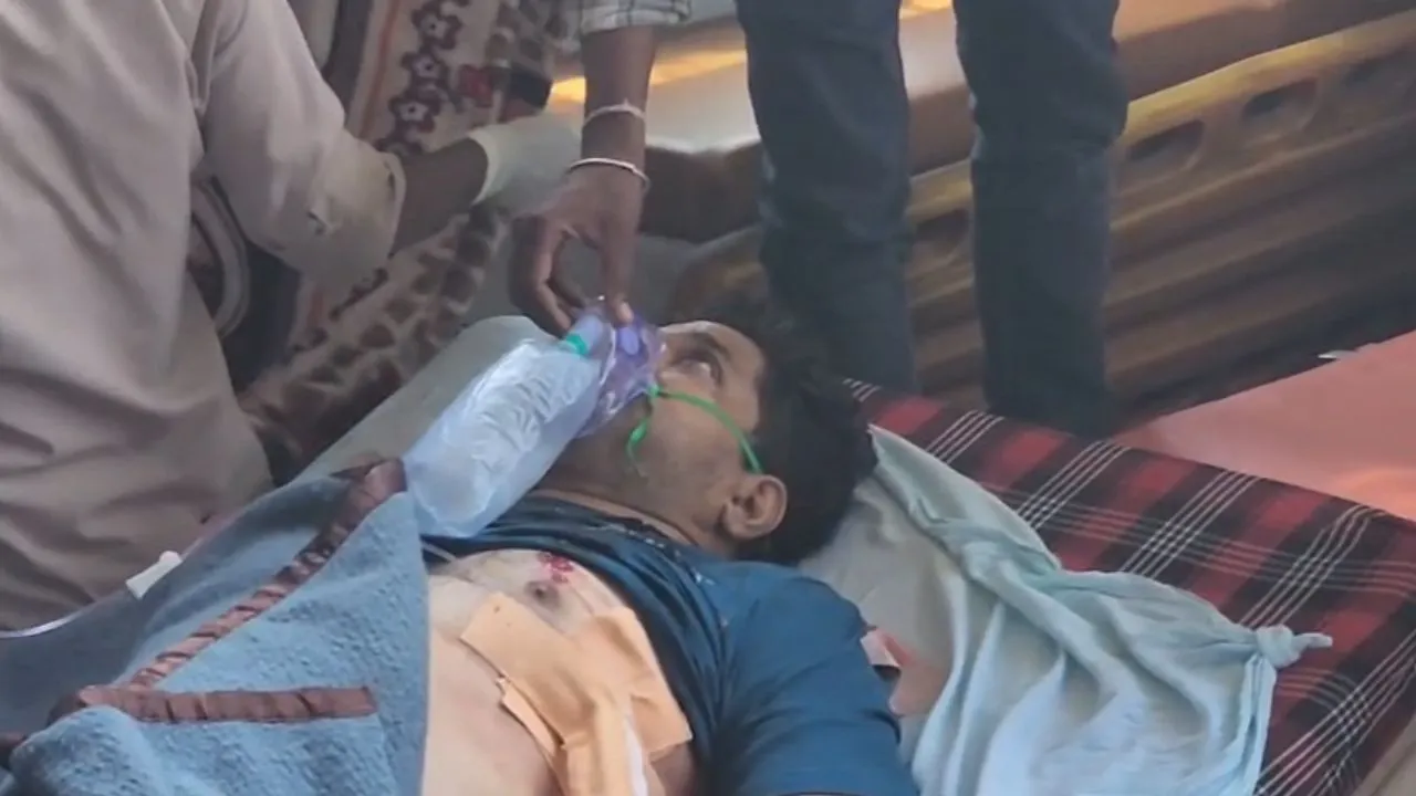 A suspended employee involved in the SBI gold loan scam in Vidisha shot himself.