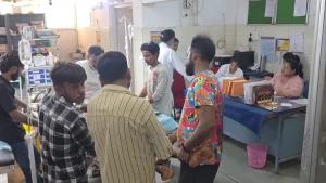 A young man was admitted to the hospital after being injured in a stabbing incident in Katni.