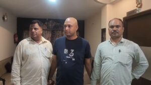 A head constable has been arrested red-handed while taking a bribe of Rs 50,000 in Ratlam.