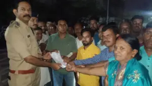 After the statue of Tantya Mama was vandalised, the tribal community under the leadership of the MLA submitted a memorandum to the SDOP.