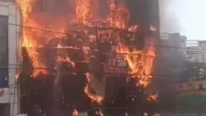15 people died in a massive fire in Lucknow.