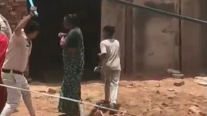 In Morena, a head constable beat a woman with a pipe.