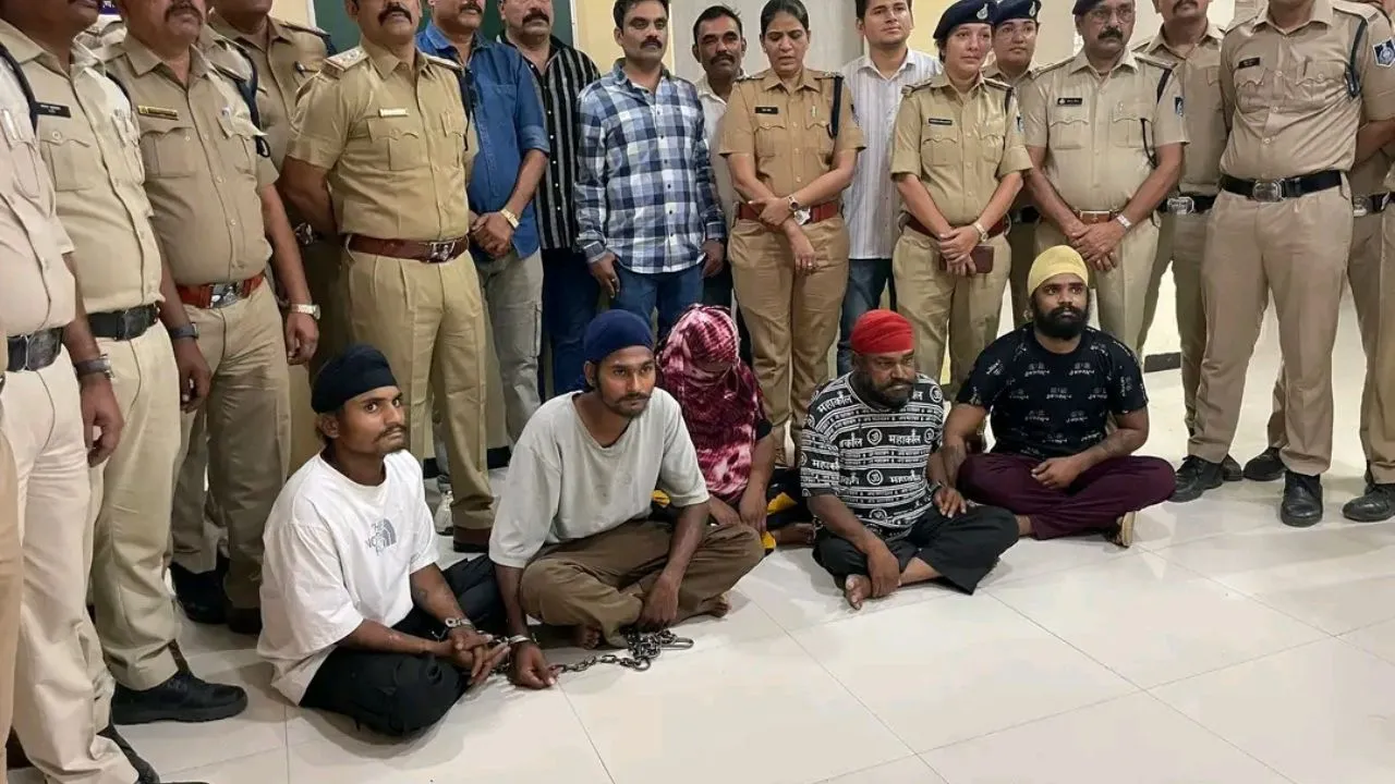 The police in Dhar have arrested five accused individuals for theft.