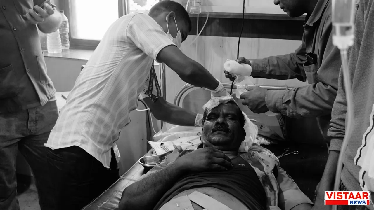 sidhi Police team attacked station House Officer injured
