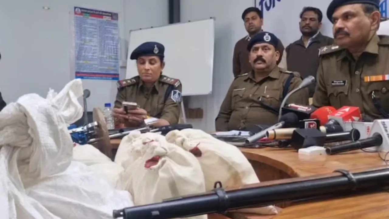 Police press conference on the fake drugs case