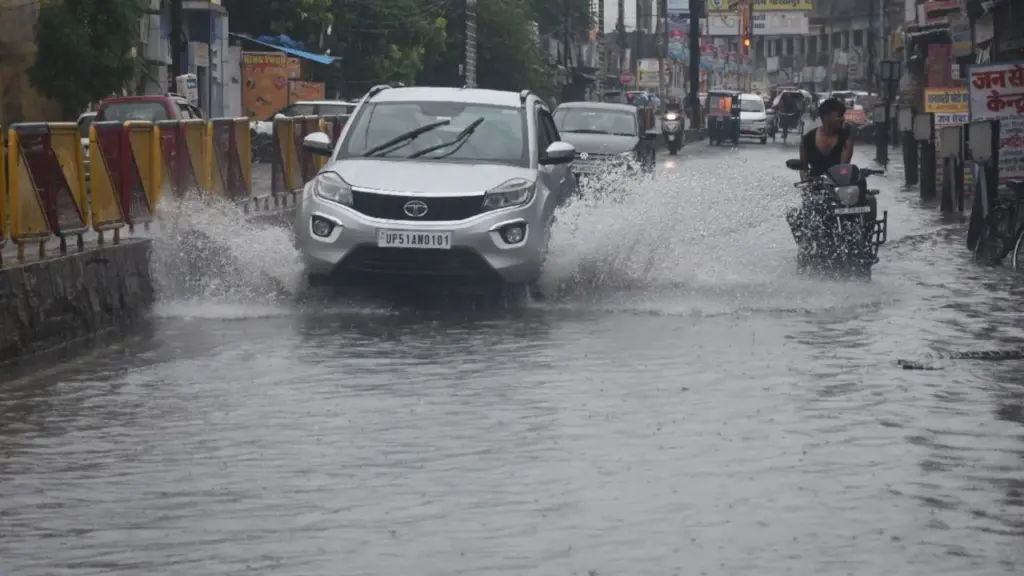 Splash muddy water traffic fine India