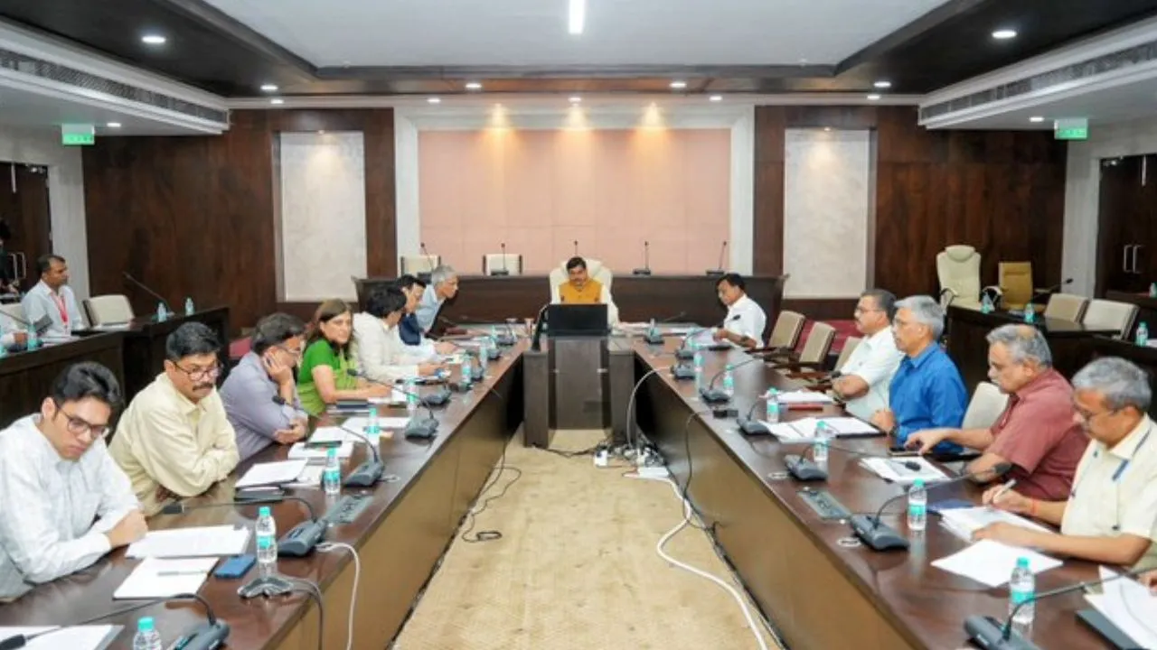 CM Mohan Yadav held a review meeting.