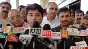Union Minister Jyotiraditya Scindia has compared himself to a horse.