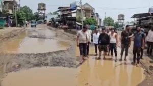 People anger erupted after mud appeared on the roads in Damoh.