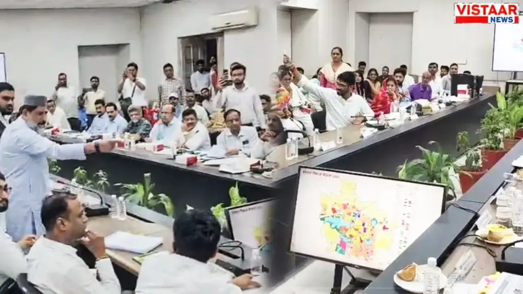 A massive uproar broke out among public representatives during the DISHA meeting in Bhopal.