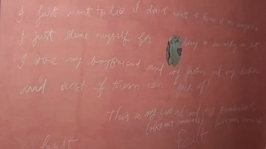 In Indore, a female student wrote a suicide note on the wall of her room.