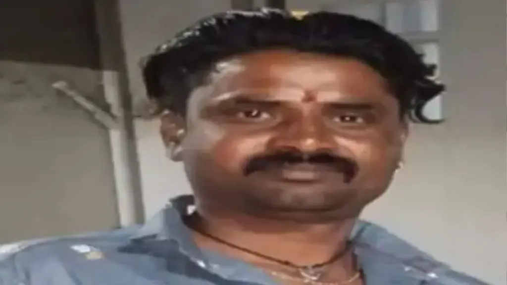 In Indore, a married contractor hanged himself after getting fed up with his girlfriend.