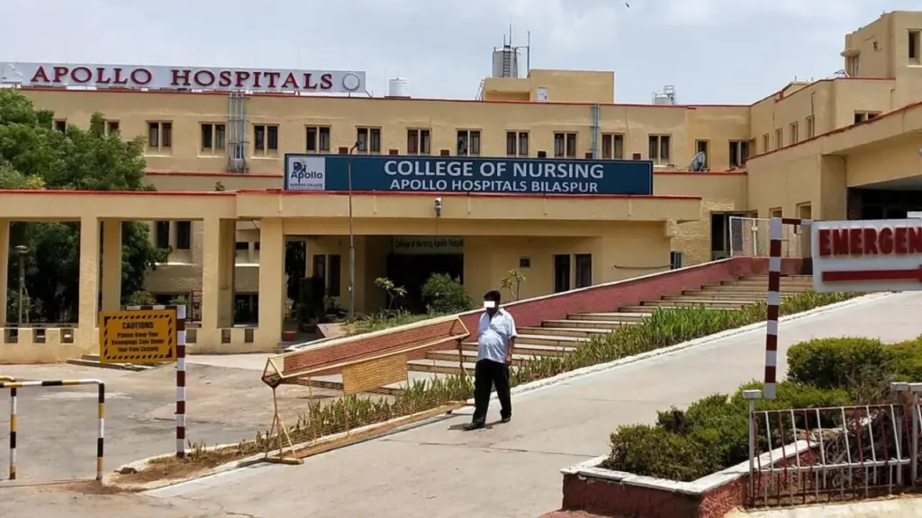 bilaspur Health Department team takes action against Apollo Hospital