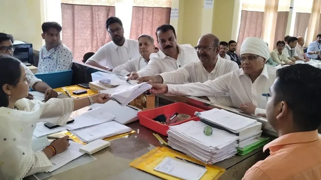 datia-by-election-congress-candidate-ghanshyam-singh-filed-his-nomination