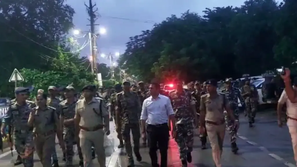 datia by election tight police arrangements 600 policeman flag march