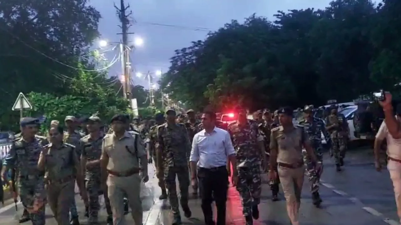 datia by election tight police arrangements 600 policeman flag march