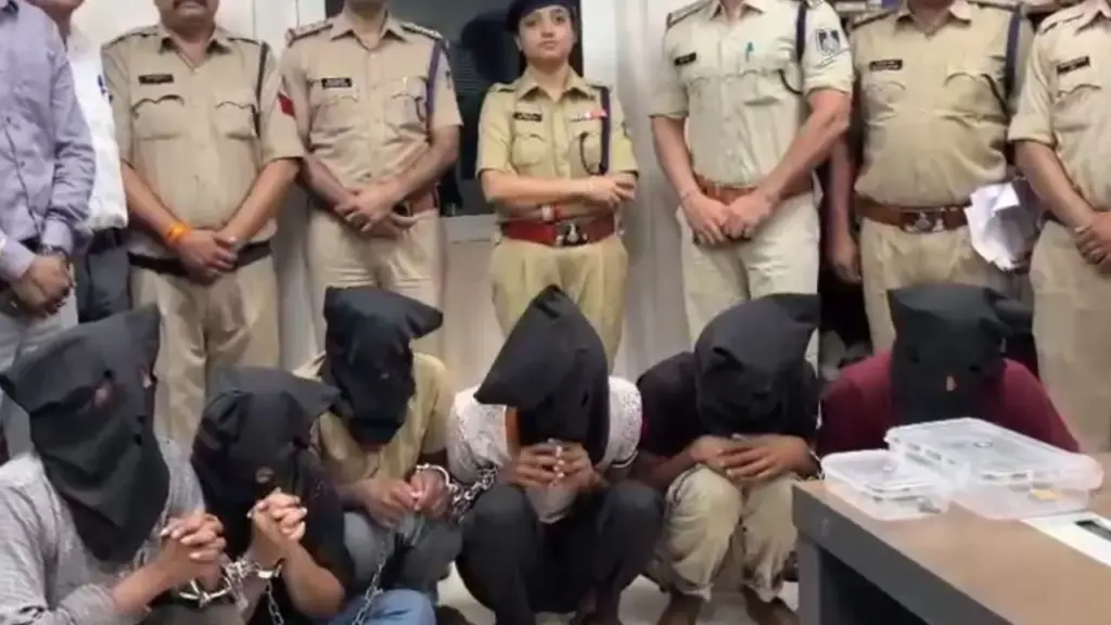 dewas fake transgender dacoity interstate gang busted by police 6 accused arrested