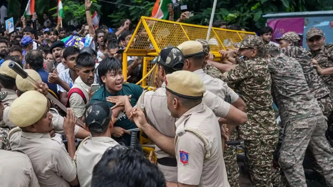 प्रदर्शन के दौरान के हालात