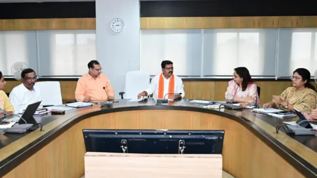Deputy CM Vijay Sharma issued instructions to officials.