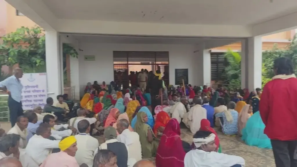 Homeless tribal families reach the Collectorate.