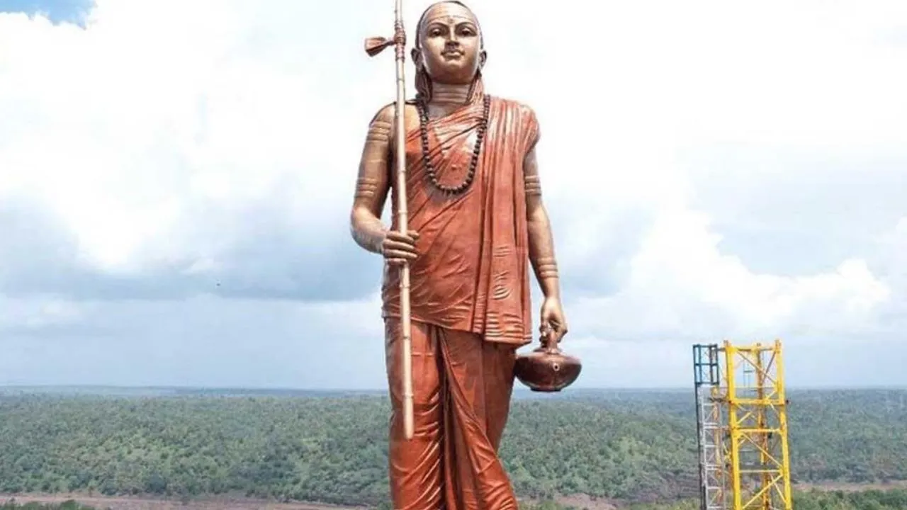 Omkareshwar Adi Shankaracharya Statue