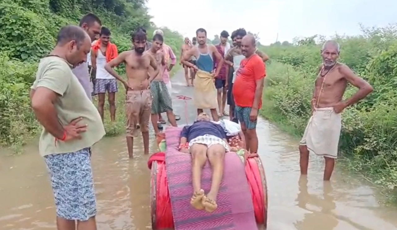 Body being transported in a drum in Rewa