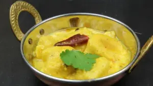 Potato and Water Chestnut Flour Curry