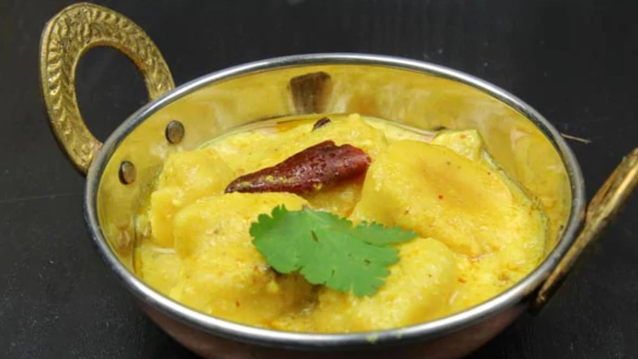 Potato and Water Chestnut Flour Curry