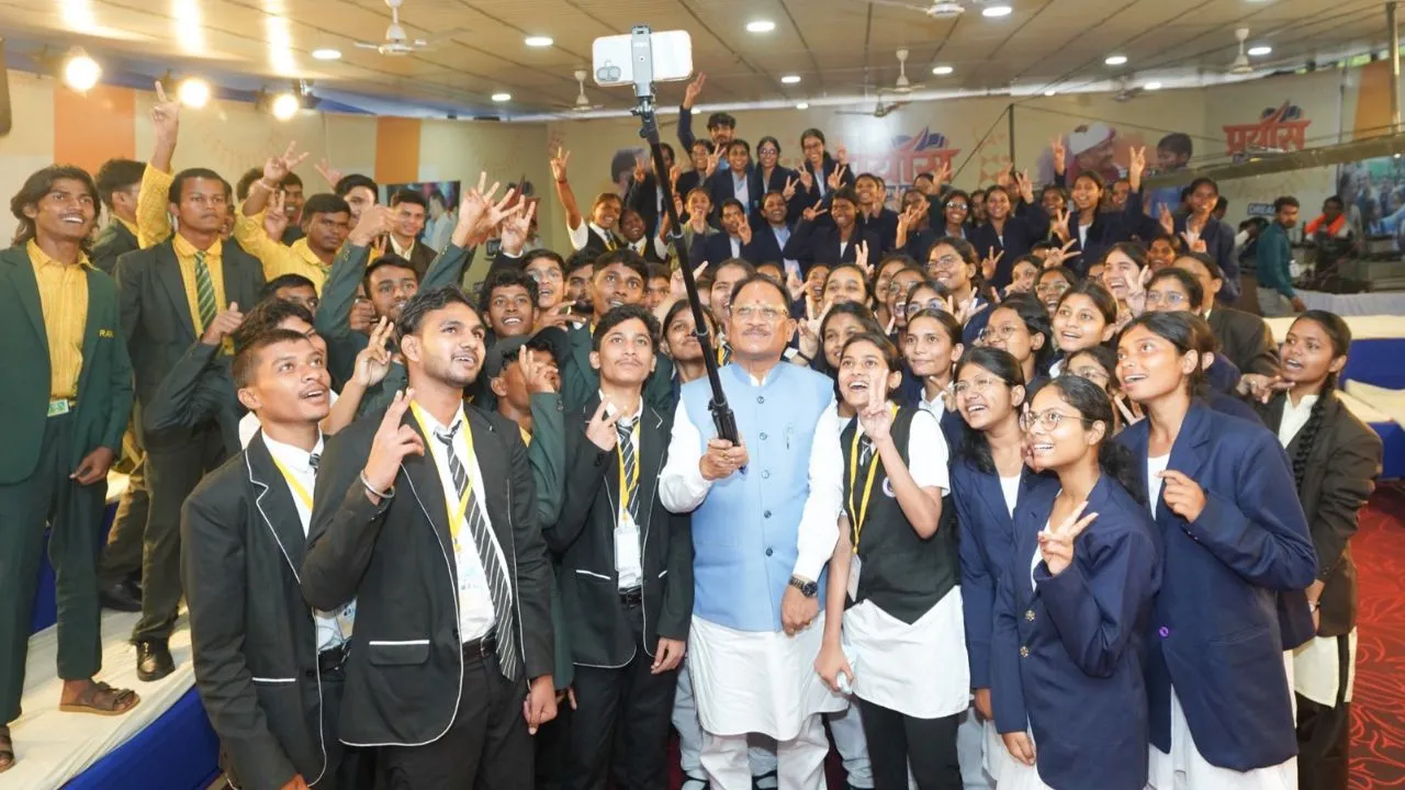 CM Vishnu Deo Sai met with students who qualified for NEET