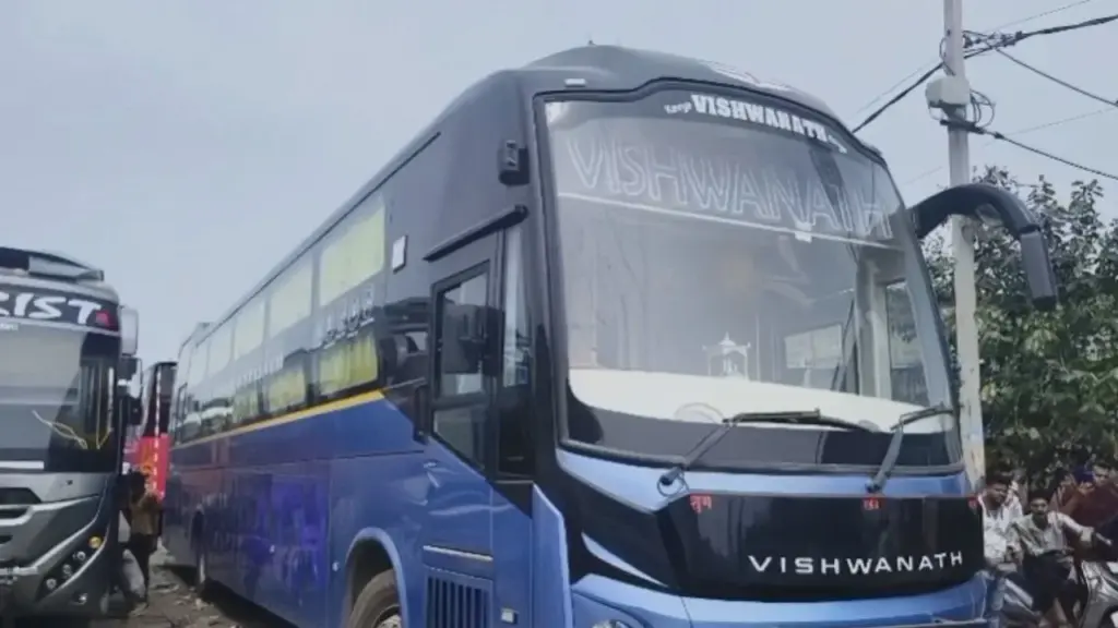 इसी बस में हुई थी छात्रा से दरिंदगी