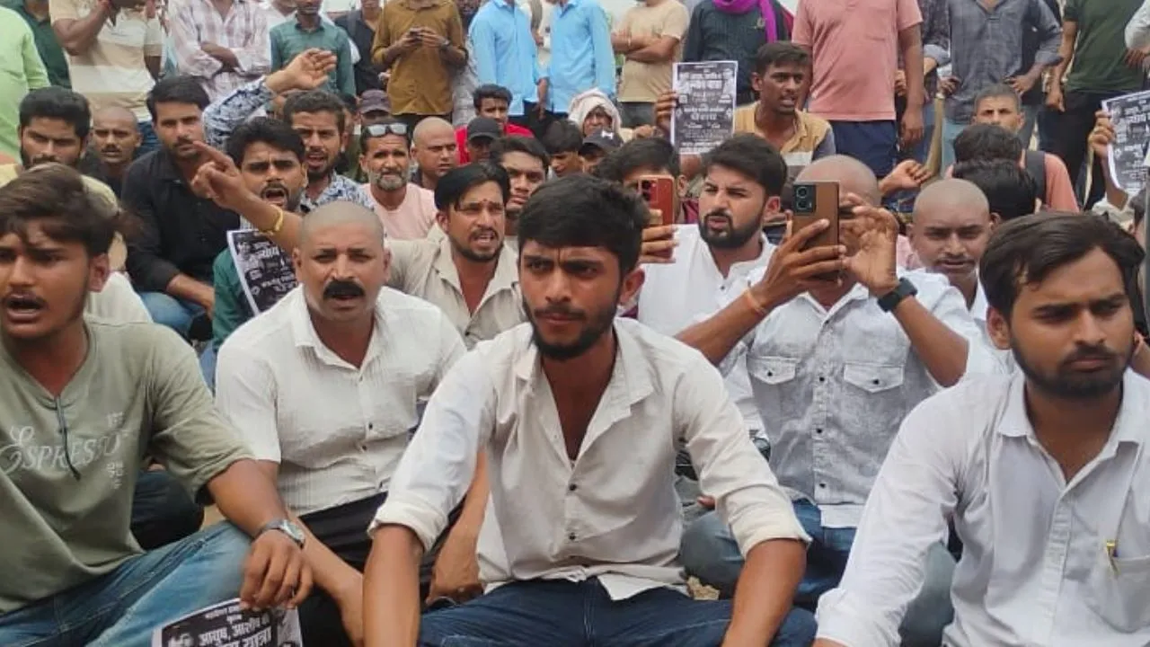 mauganj two students death case people blocked rewa mirzapur highway