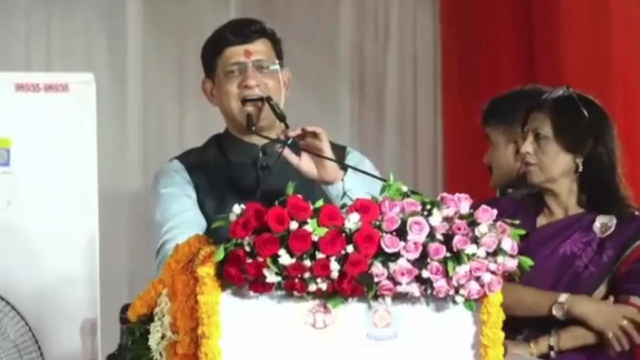 indore Mayor Pushyamitra Bhargava referred to Kailash Vijayvargiya as Water Resources Minister