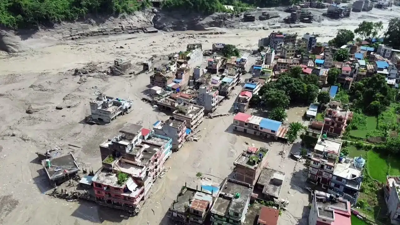 नेपाल में फ्लैश फ्लड से भारी तबाही