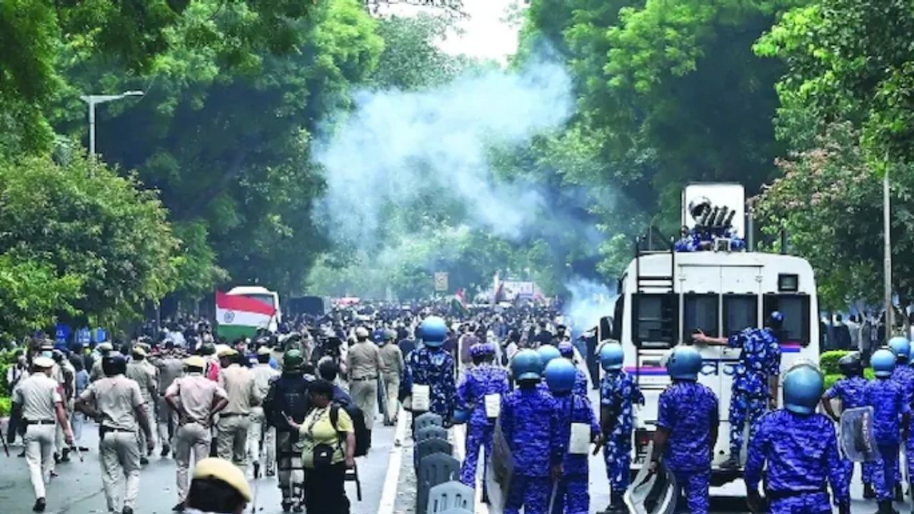 पैलेट गन चलाए जाने पर व‍िपक्ष हमलावर