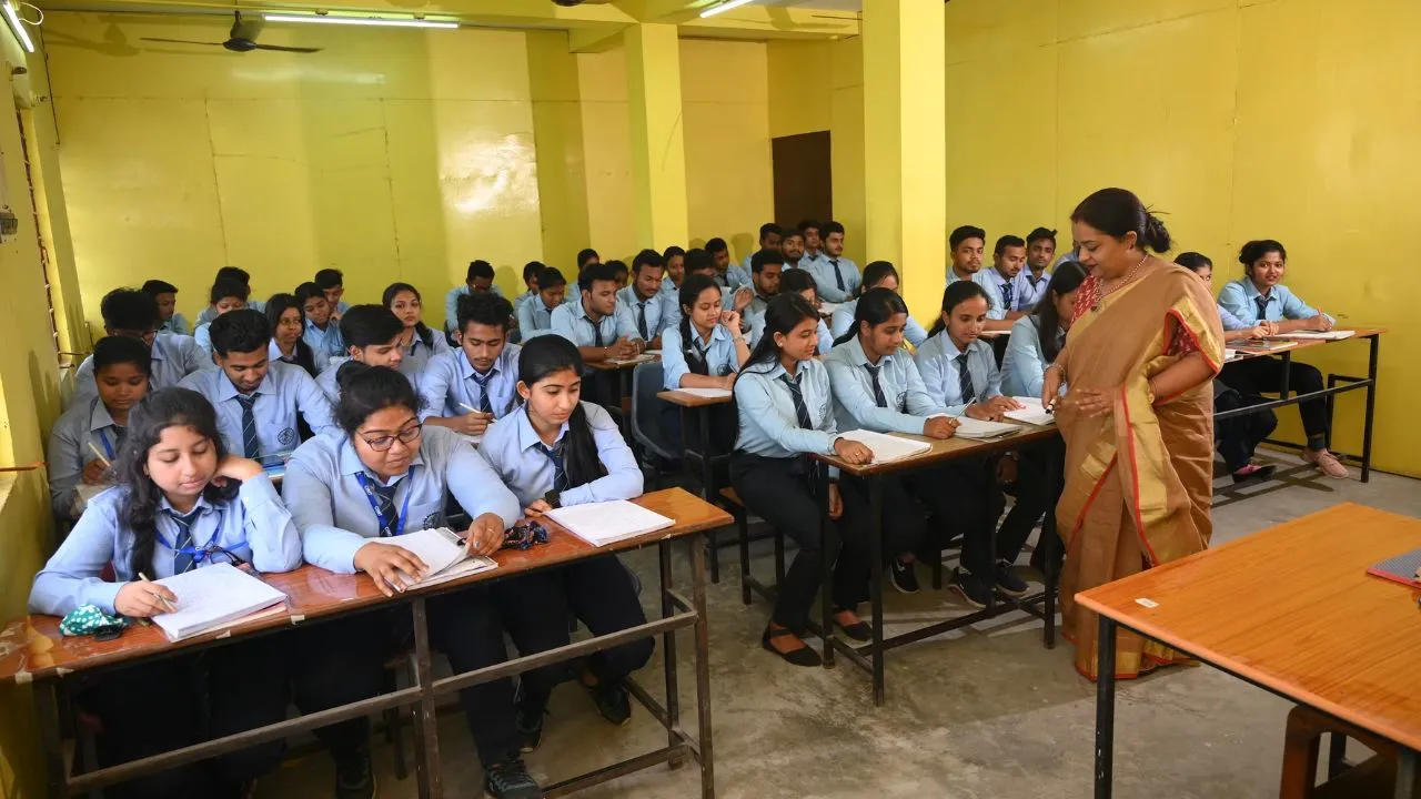 raisen sandipani school students study alternate formula due to bus shortage