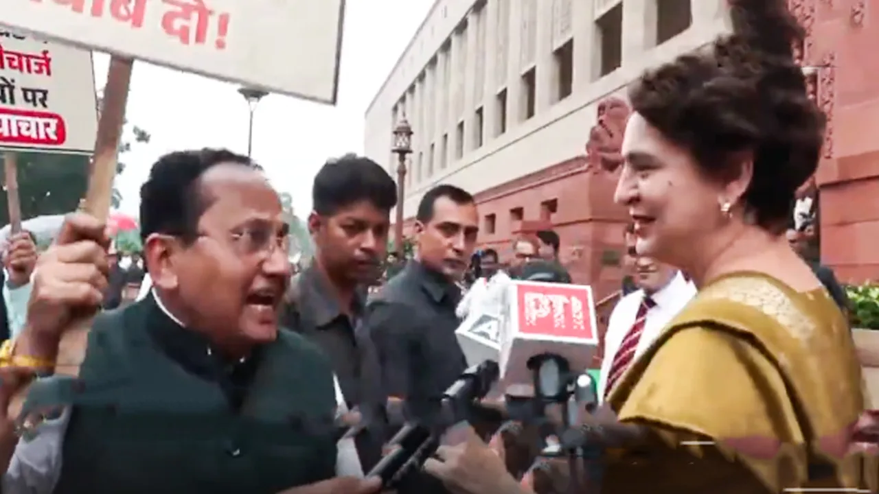 मुकेश दलाल और प्र‍ियंका गांधी में बहस