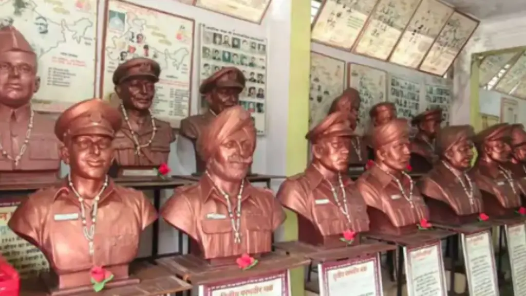 A temple dedicated to martyrs in Ujjain