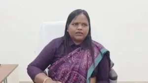 Ambikapur Mayor performs woman's last rites.