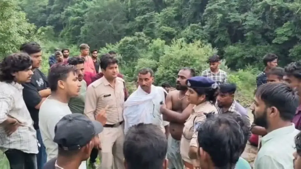 Two youths die by drowning in Mauganj.