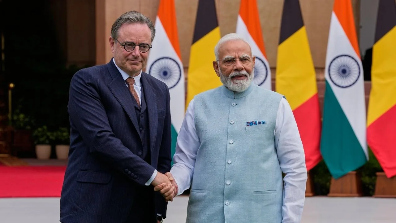 प्रधानमंत्री बार्ट डी वेवर और पीएम मोदी