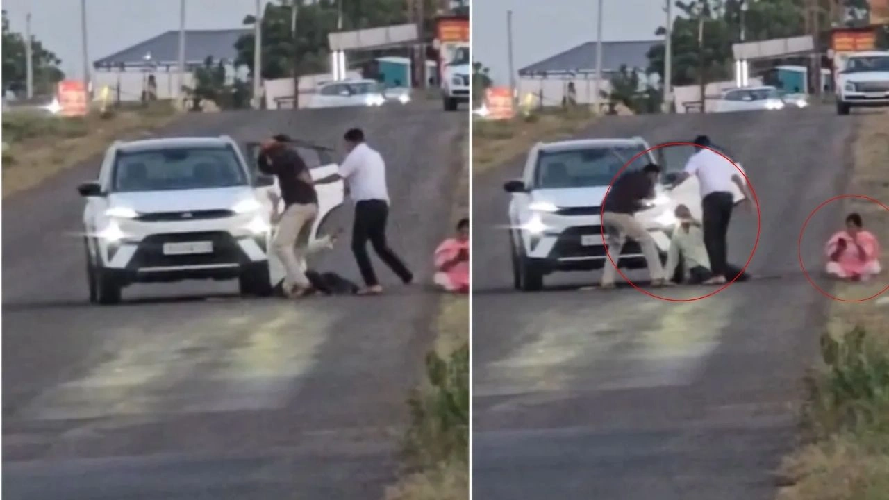 बीच सड़क पर मां-बाप को पीटते बेटे