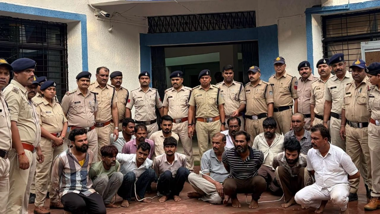 शराबकांड मामले में पुल‍िस ने 14 लोगों को किया गिरफ्तार