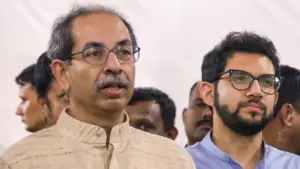 उद्धव ठाकरे और आद‍ित्‍य ठाकरे