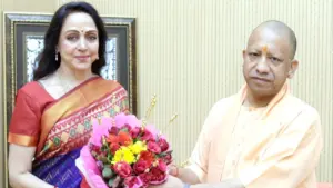मथुरा सांसद हेमा माल‍िनी और सीएम योगी