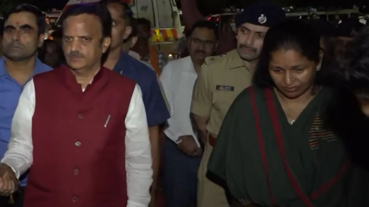 sagar liquor tragedy Deputy CM Rajendra Shukla met victims bundelkhand medical college