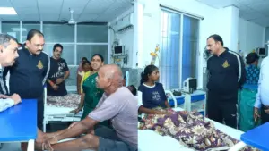 Health Minister Shyam Bihari Jaiswal met patients at SIMS.